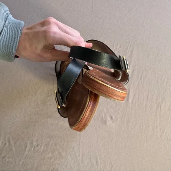 LES TROPEZIENNES HILIANA Crossover flat sandals - Picture 5 of 8